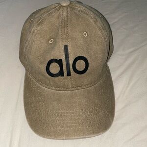 Alo hat nude/ brownish color one size